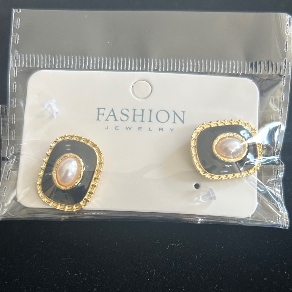 Fashion Jewelry Gold and Black Earrings